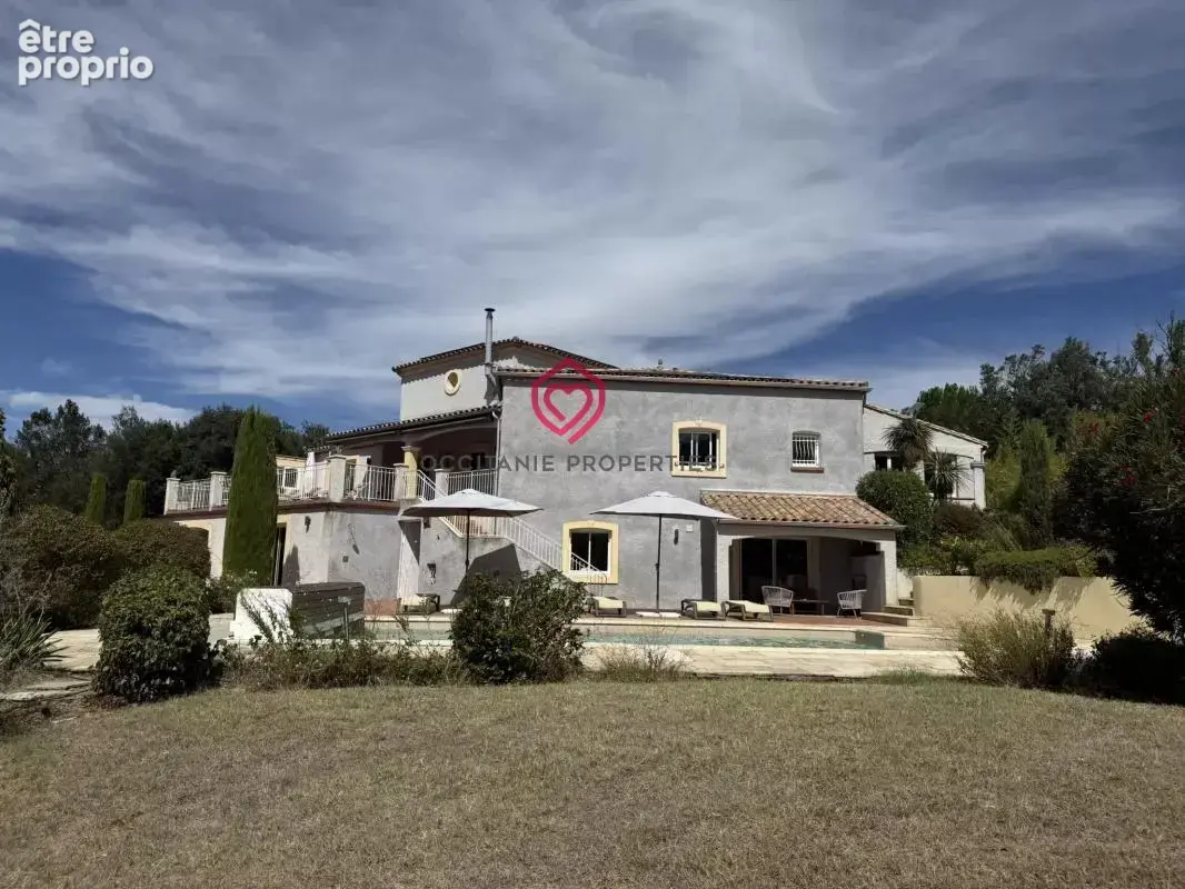 Magnifique maison avec un beau terrain, piscine et garage - photo 4