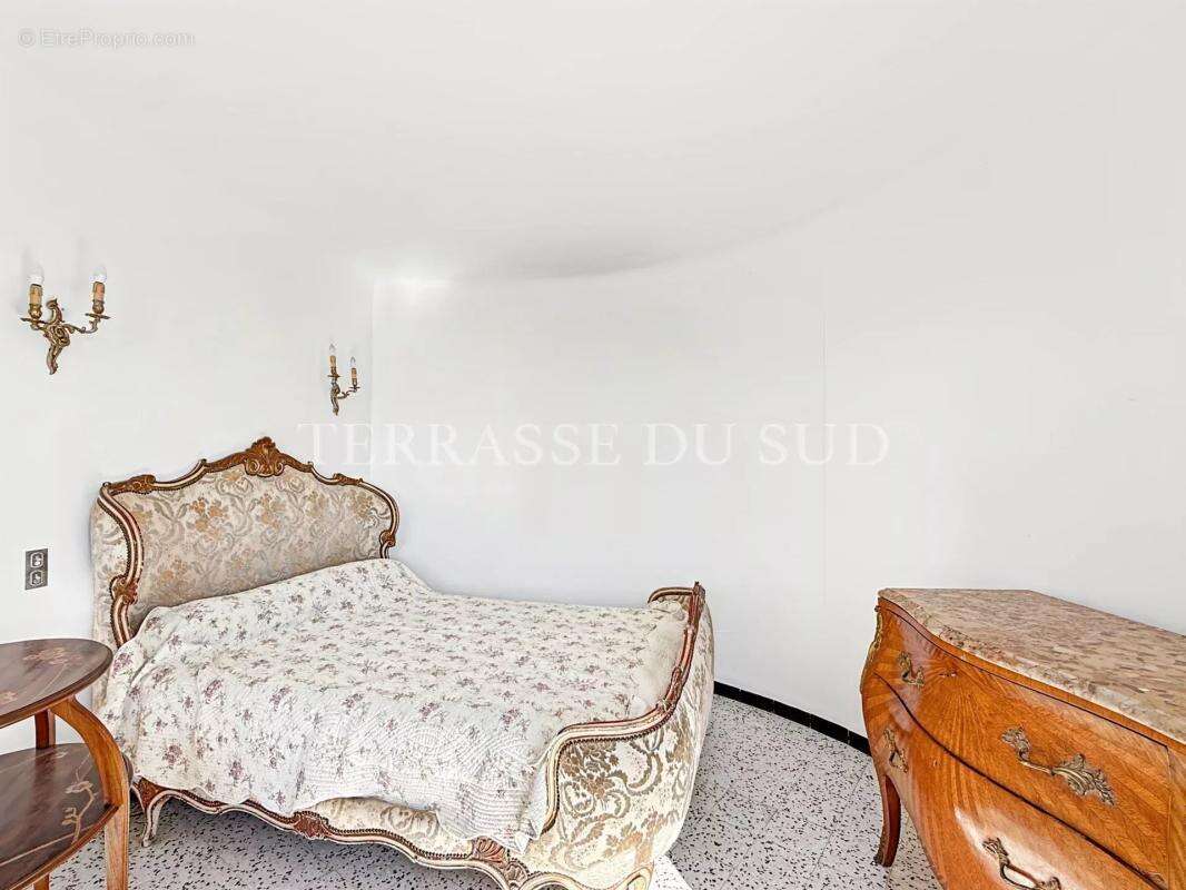 Maison à SIX-FOURS-LES-PLAGES