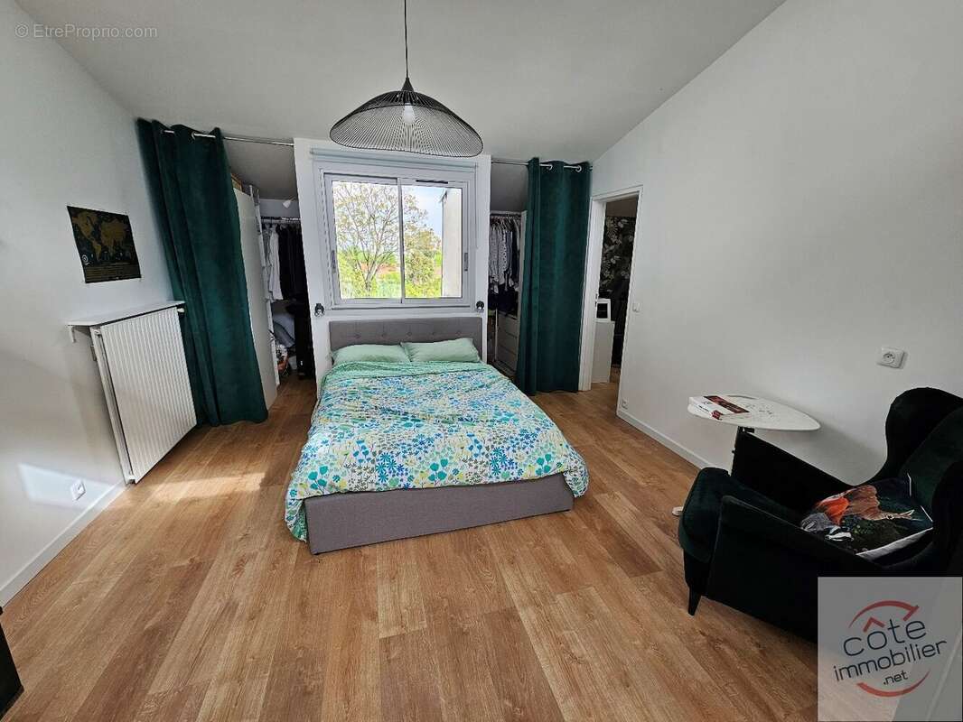 Appartement à SAINT-MAUR-DES-FOSSES