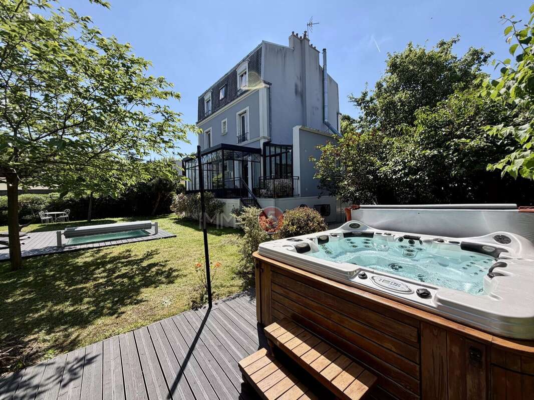 Maison à LE RAINCY