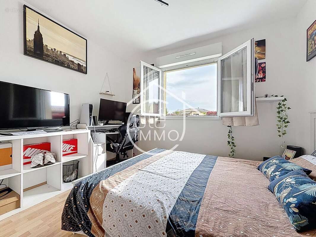 Maison à SAINT-MAGNE-DE-CASTILLON