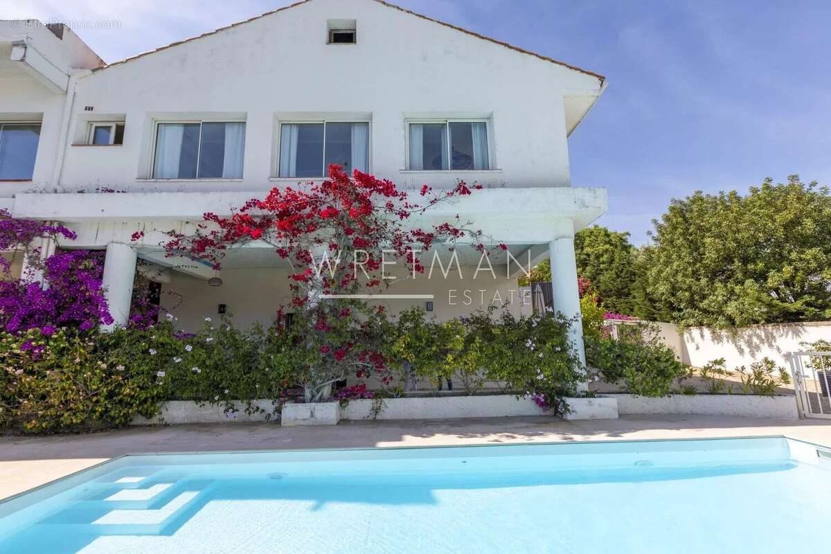 Maison à LES ISSAMBRES