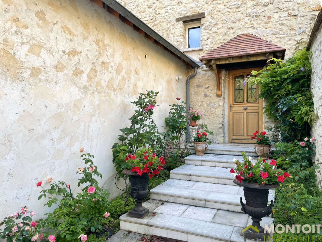 Maison à THIAIS