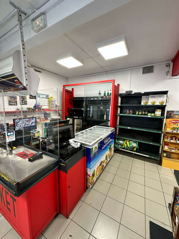 Commerce à FORT-DE-FRANCE