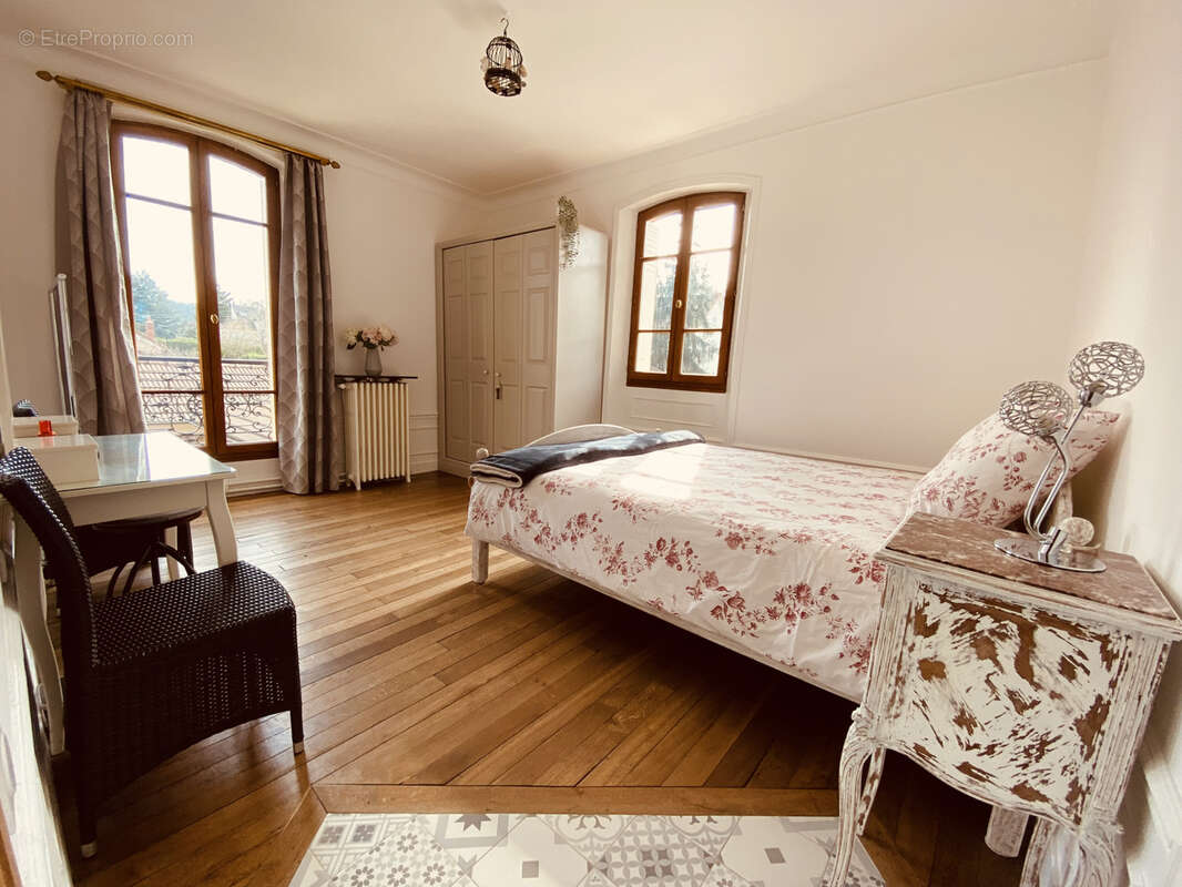Maison à BURES-SUR-YVETTE