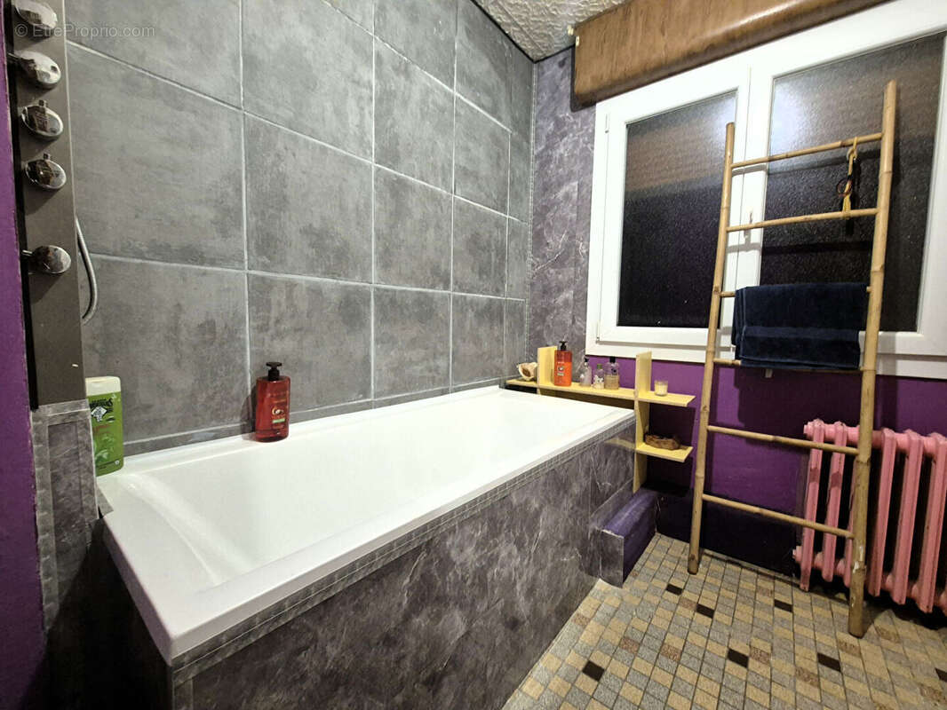 Maison à COURRIERES