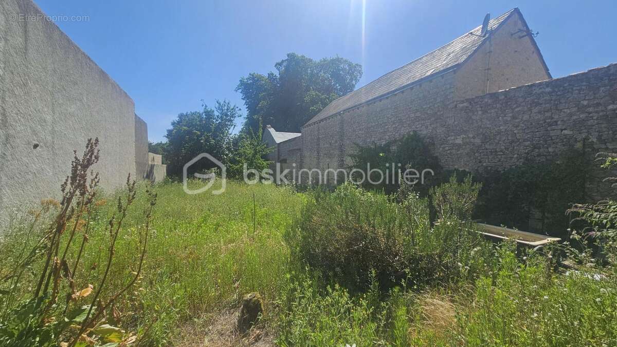 Maison à SAINT-PERAVY-LA-COLOMBE