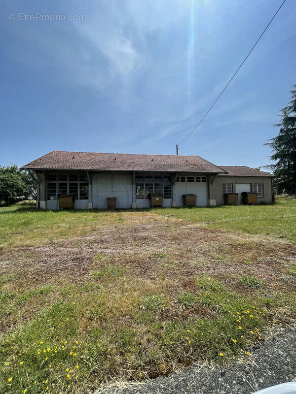 SUILLY LA TOUR, ancien centre de vacances avec sa maison de maitre - photo 13