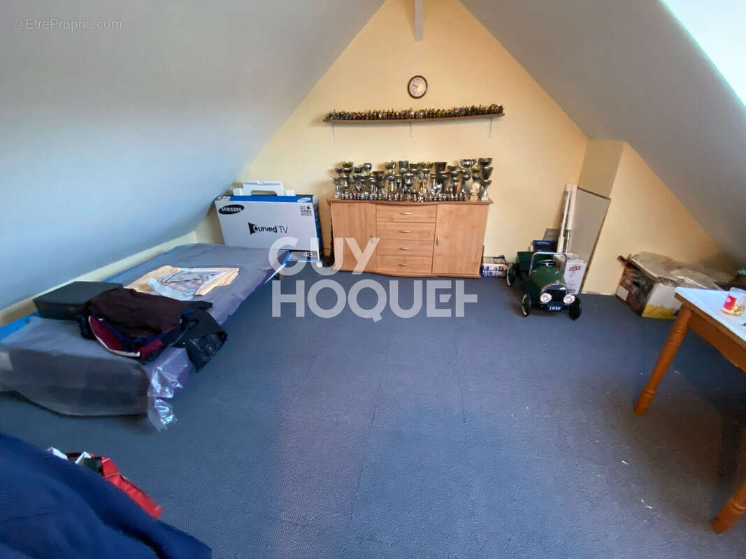 Maison à VENEUX-LES-SABLONS