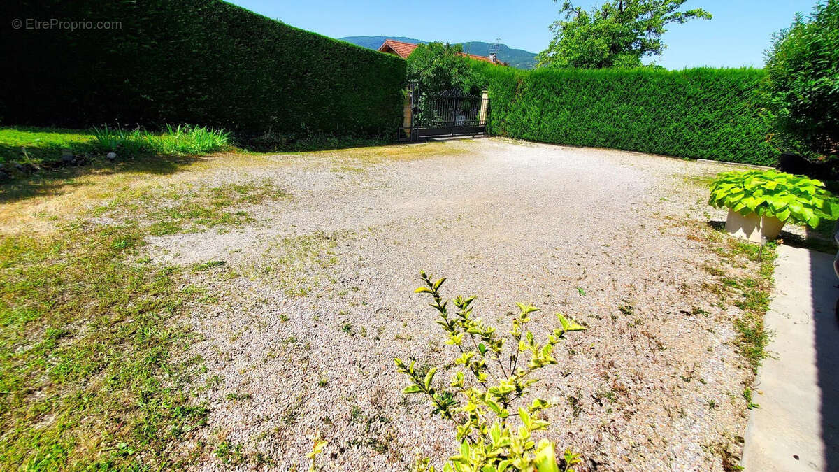 Maison à VETRAZ-MONTHOUX