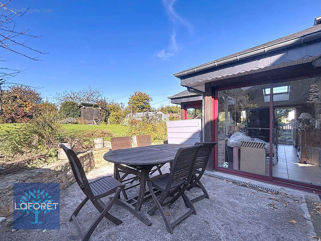 Maison à SAINT-GERMAIN-EN-COGLES