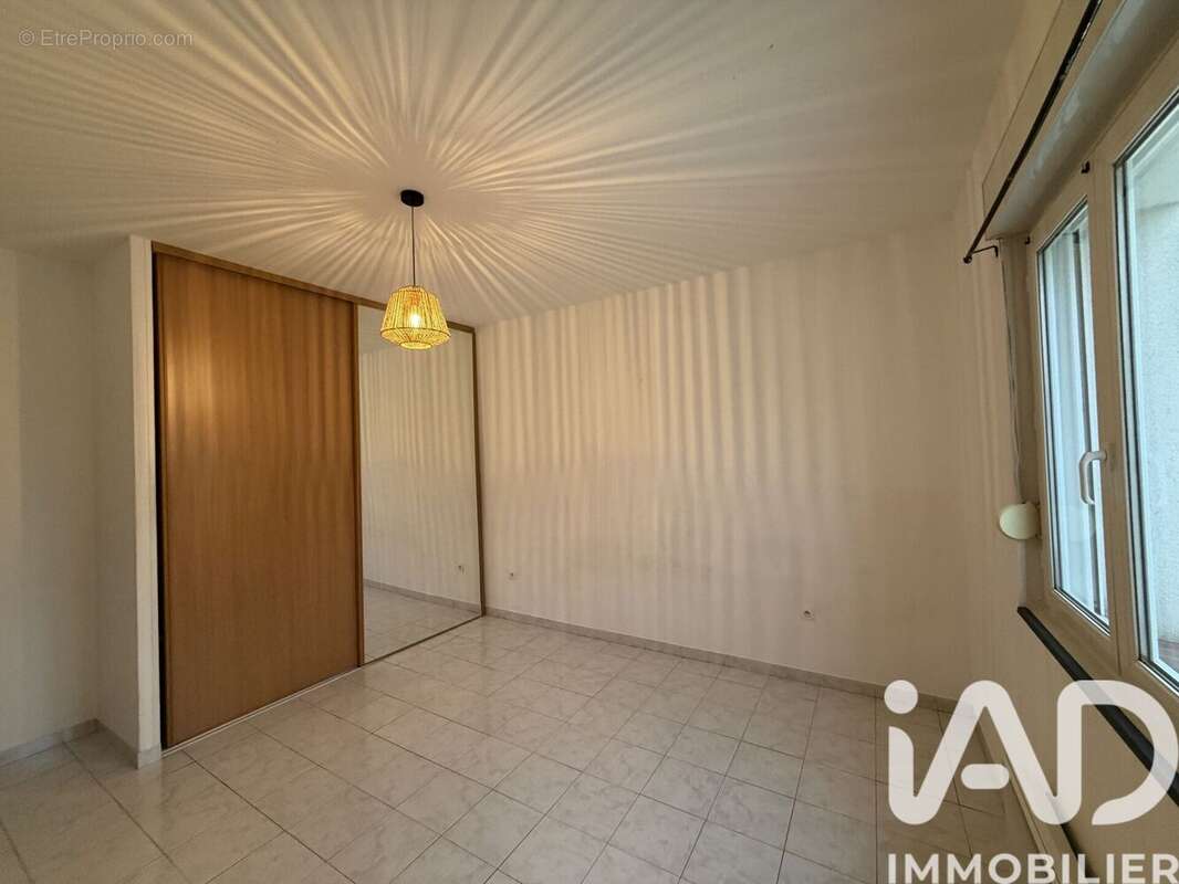 Maison 223 m² à Champlay  - photo 9