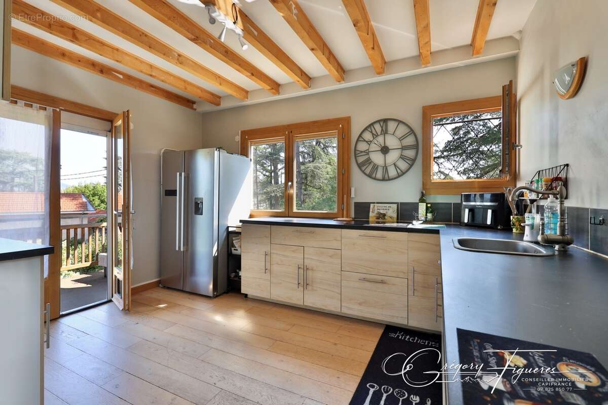 Châteauneuf – maison familiale 6 pièces – 4 chambres – vue dégagée – terrain 1 174 m² - photo 4