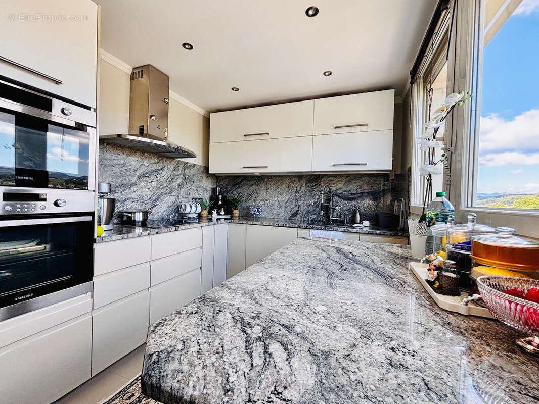 Appartement à MARSEILLE-11E