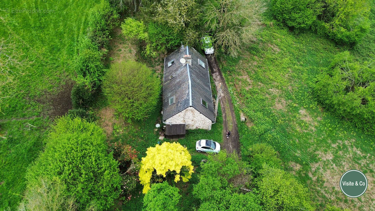 Maison à LA LANDE-DE-LOUGE