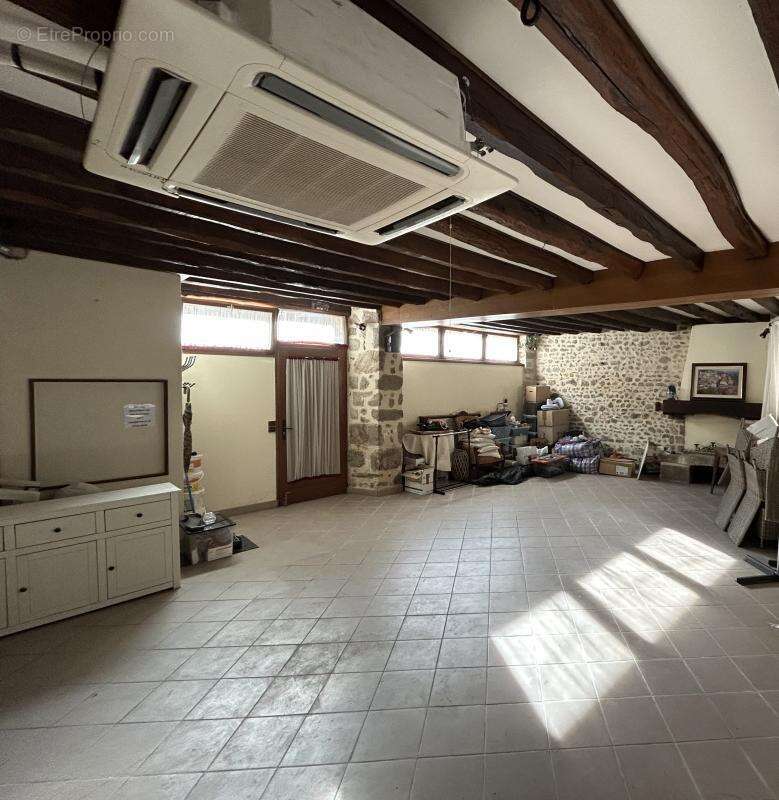 Appartement 659 m² à Saint-Etienne-De-Fursac  - photo 20