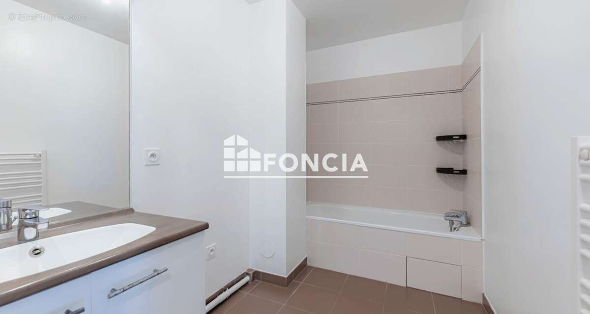 Appartement à SAINT-SYMPHORIEN-D'OZON