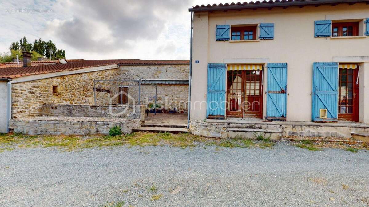 Maison à Fort Potentiel avec Dépendances – Cœur de Village - photo 21