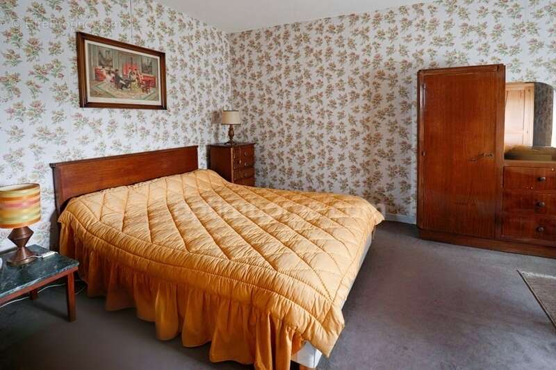 Maison à SAINT-GEORGES-LES-LANDES