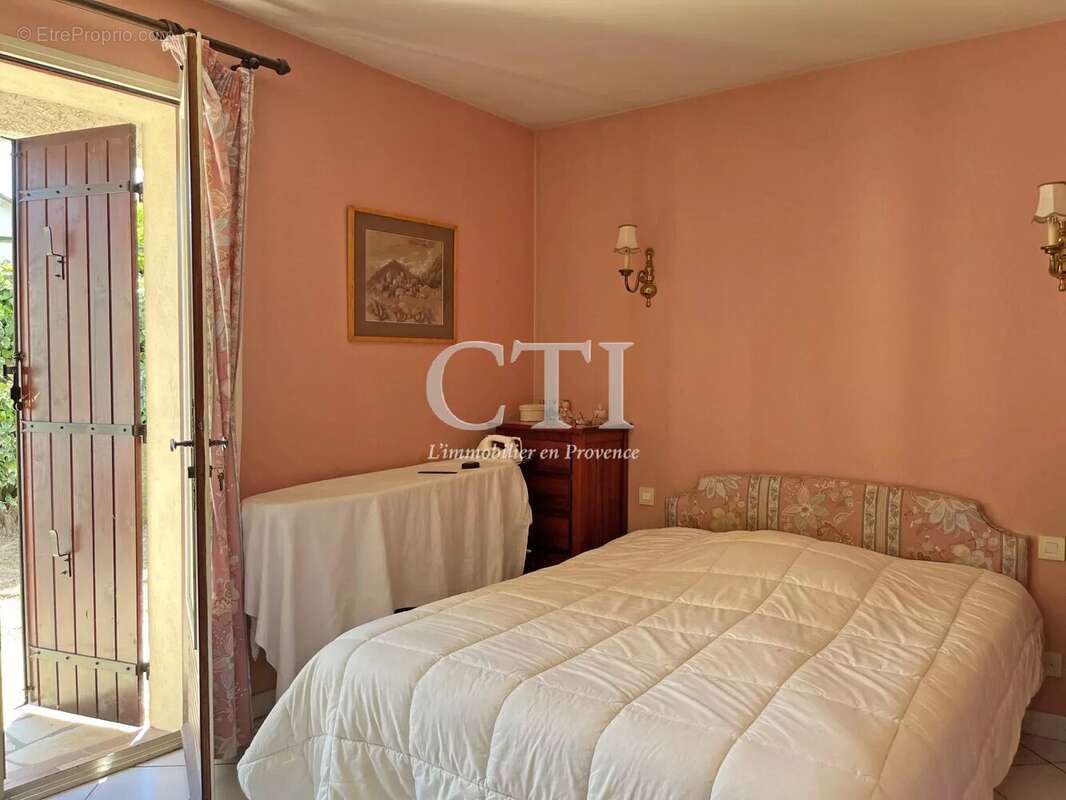 A vendre, maison proche centre-ville de Vaison-La-Romaine - photo 8