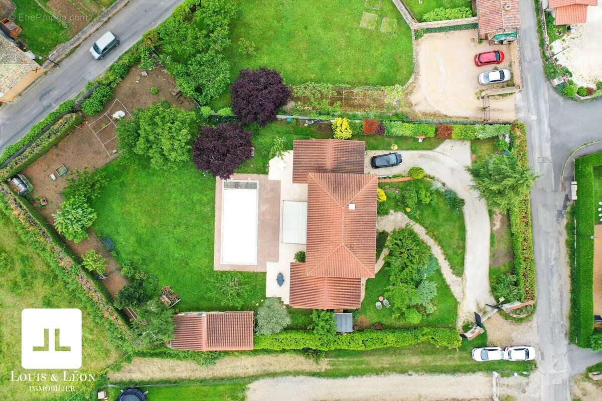 Maison à MORANCE