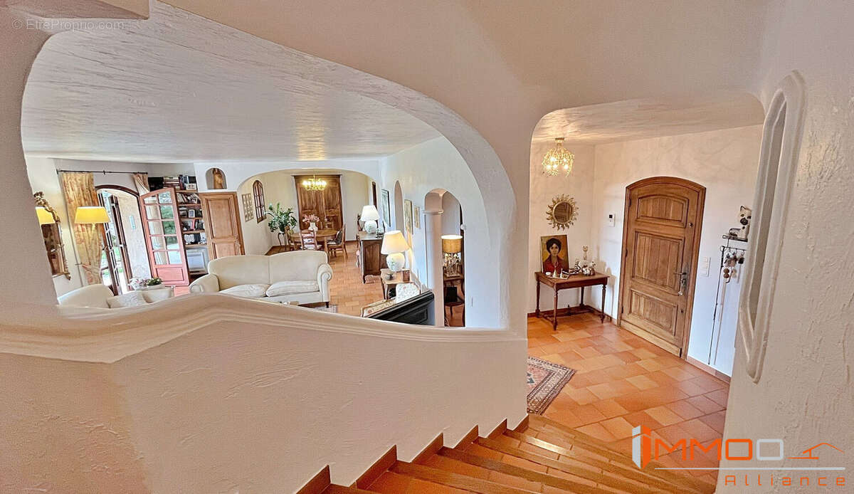 Maison à MANDELIEU-LA-NAPOULE