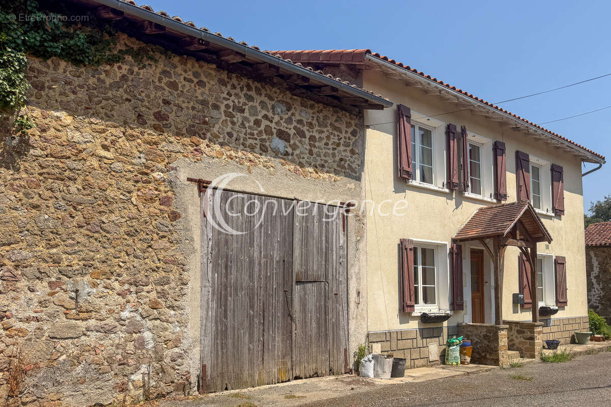 Maison de caractère 3 chambres des années 1900 avec 1,5 hectare de terrain à Brigueuil - photo 3