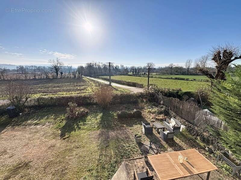 Maison à SAINT-MARCEL-BEL-ACCUEIL