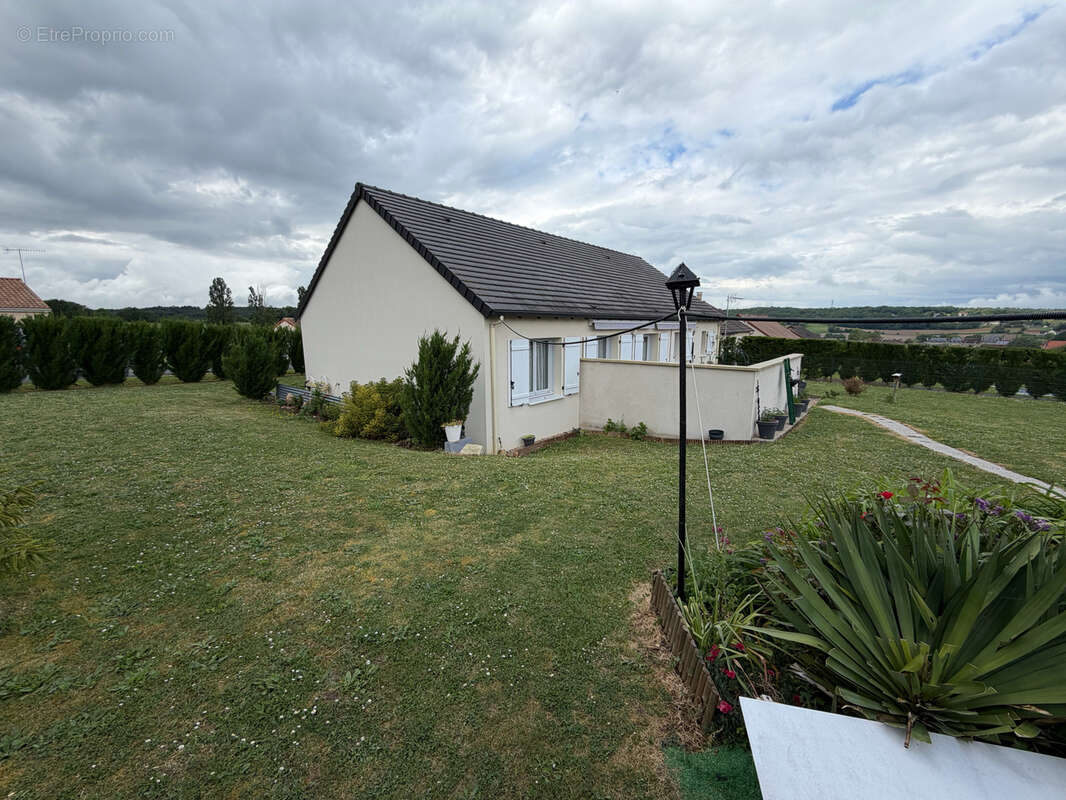 Maison à COUSSAY-LES-BOIS