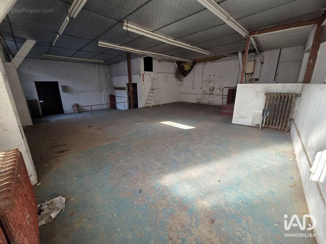 Photo 1 - Commerce à CREPY-EN-VALOIS