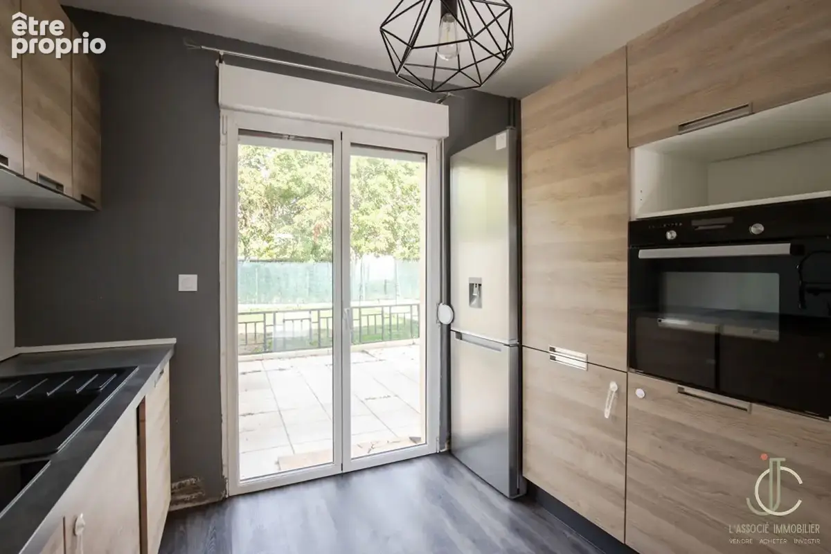 SEICHAMPS - Maison 80m2 - 3 chambres - Jardin et garage - photo 3