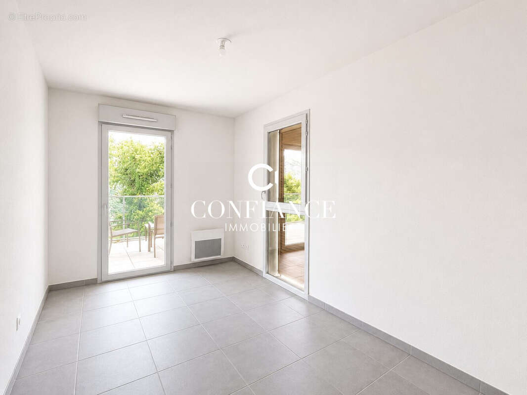Appartement à GILETTE