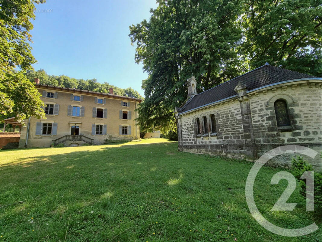 Maison à EYZIN-PINET