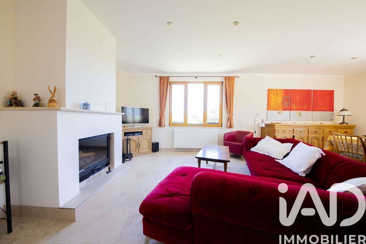 Maison 124 m² à La Roque-Sur-Pernes  - photo 4