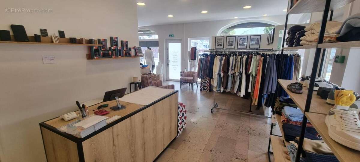 Commerce 171 m² à Saint-Martin  - photo 9