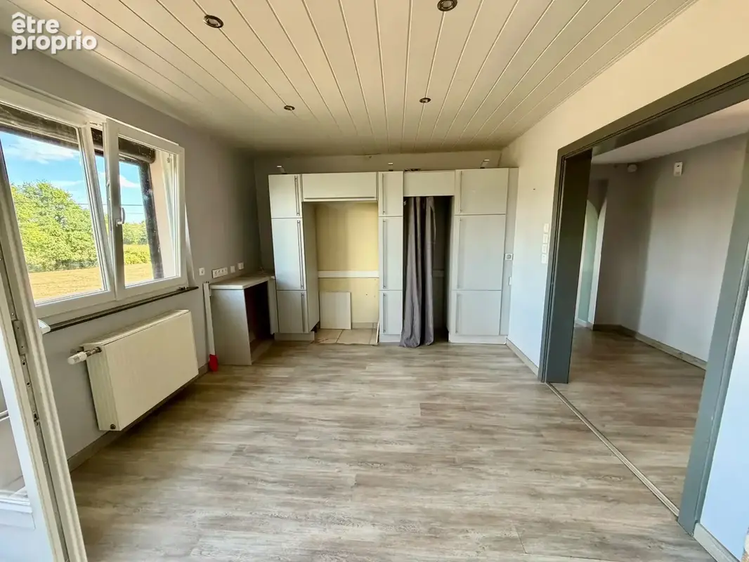 Vente propriété, pavillon +  bâtiment de 700 m2 env sur terrain de 2,12 ha LURE - photo 14