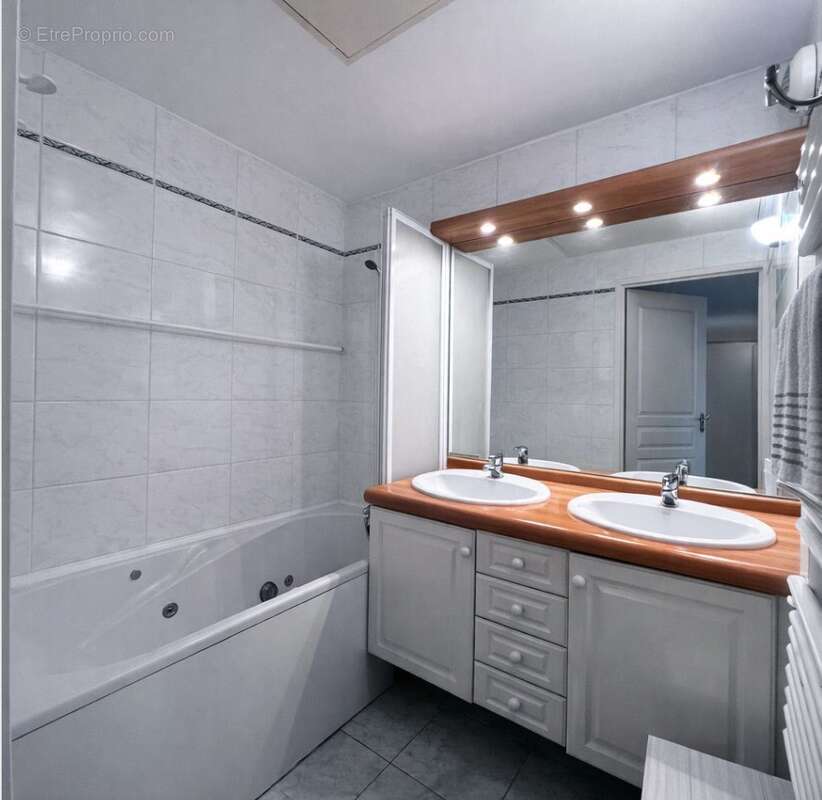 Appartement à MARSEILLE-8E