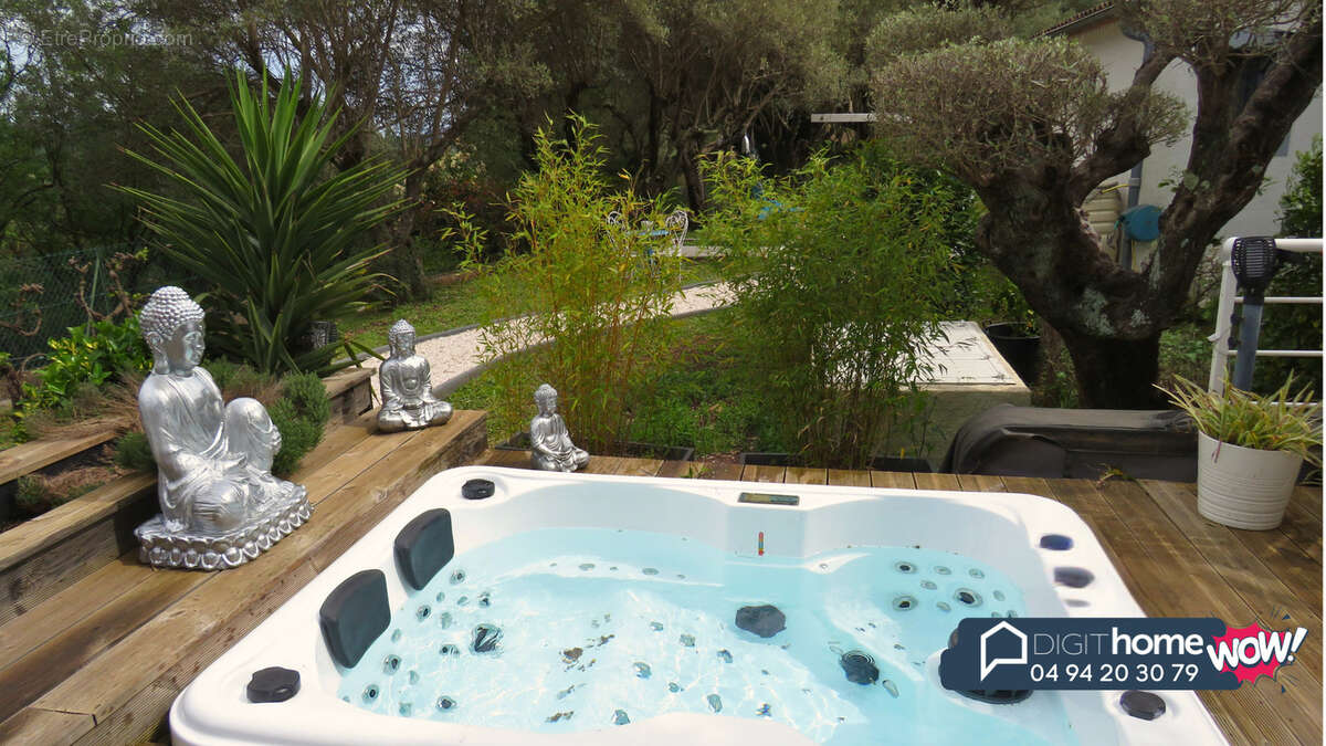 Maison à SOLLIES-VILLE