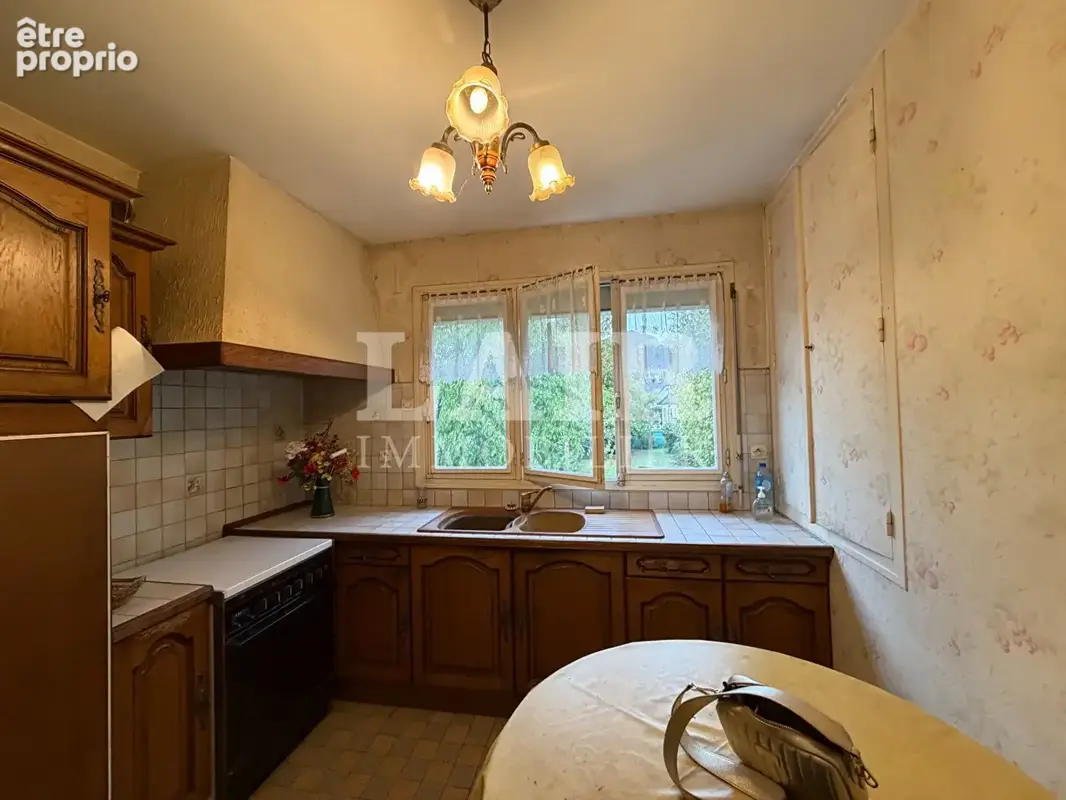 Pavillon avec véranda, sous-sol, dépendance et garage Alençon Courteille Réf 15777 - photo 2