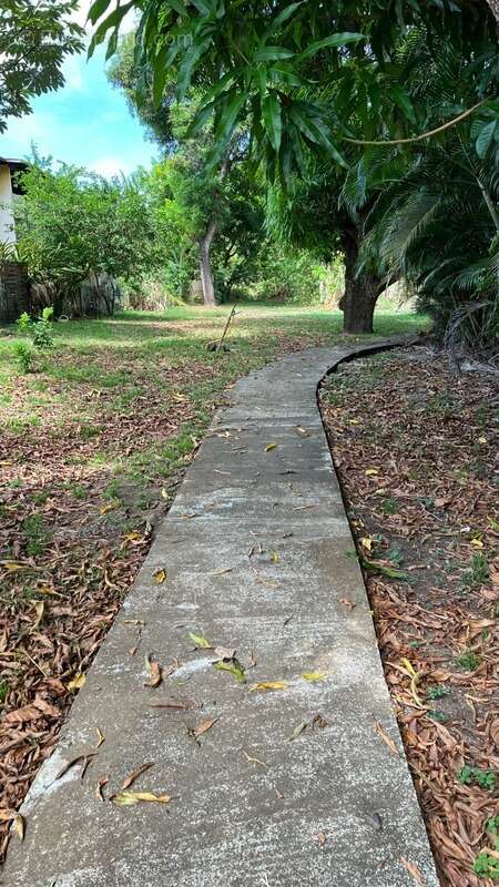 Appartement à REMIRE-MONTJOLY