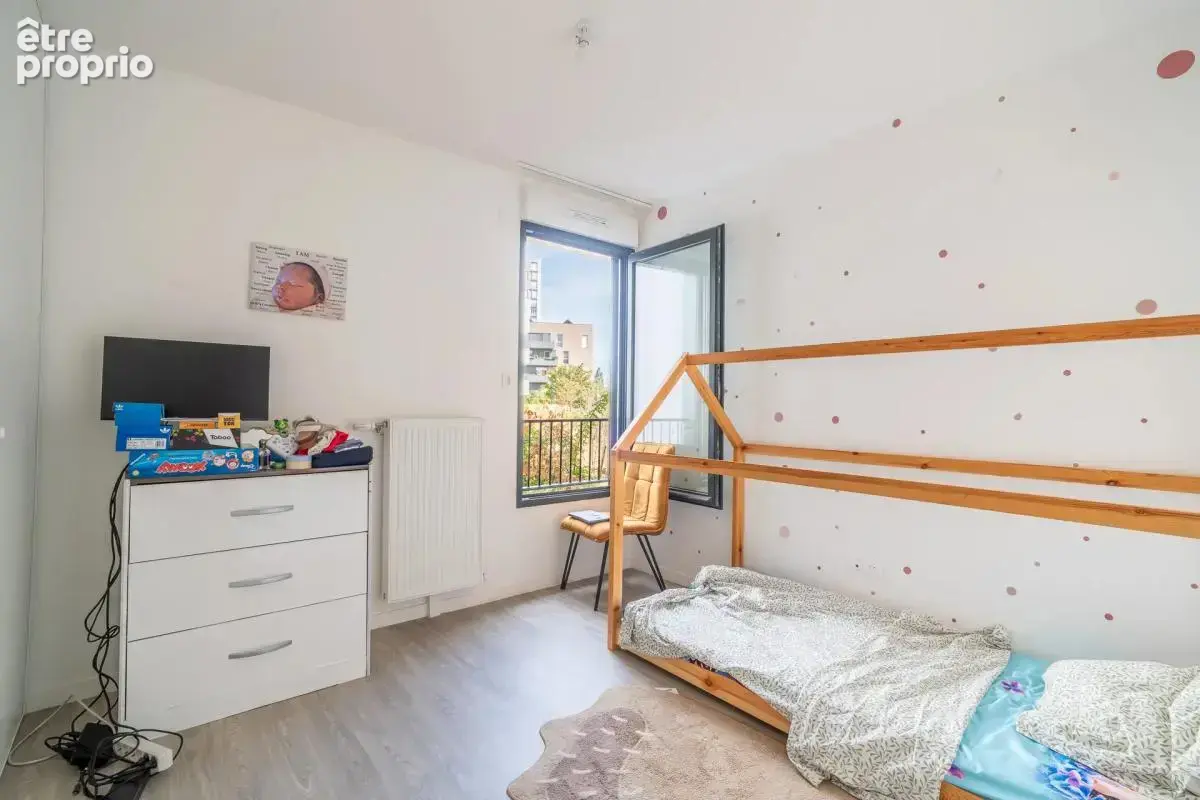Appartement de 4 pièces de 85 m² à Stains - photo 9