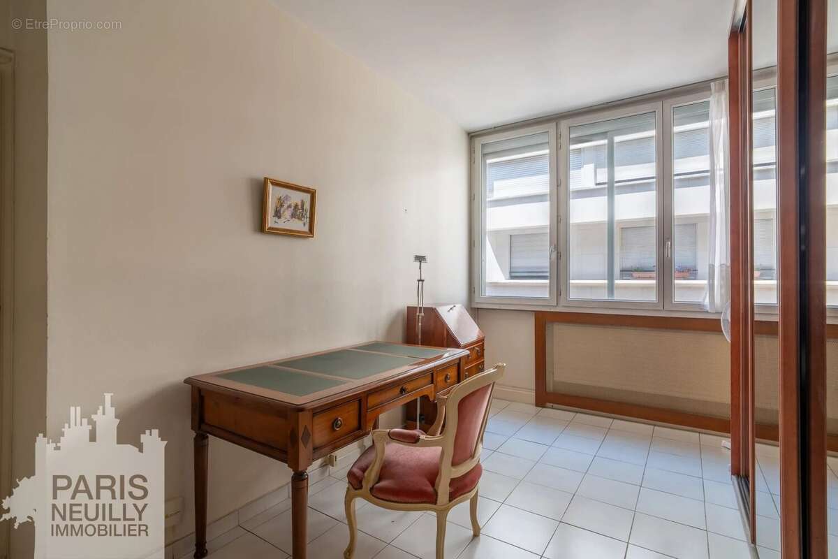 Appartement à PARIS-14E