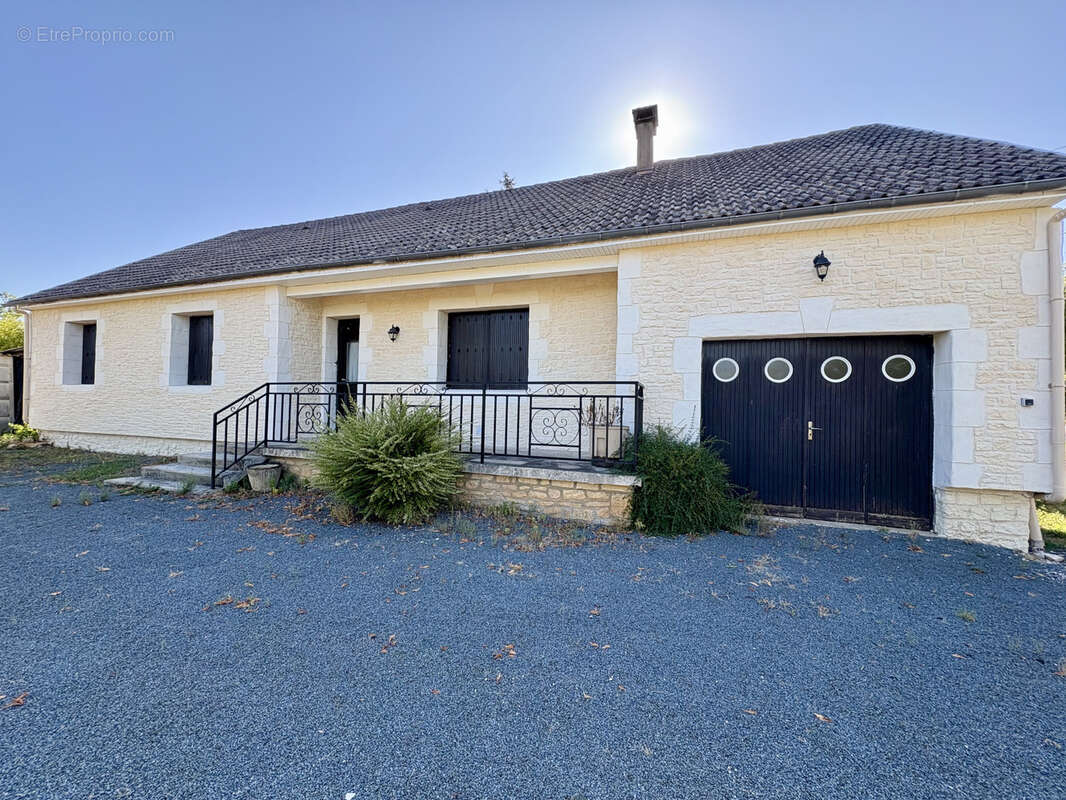 Maison à TERRASSON-LAVILLEDIEU