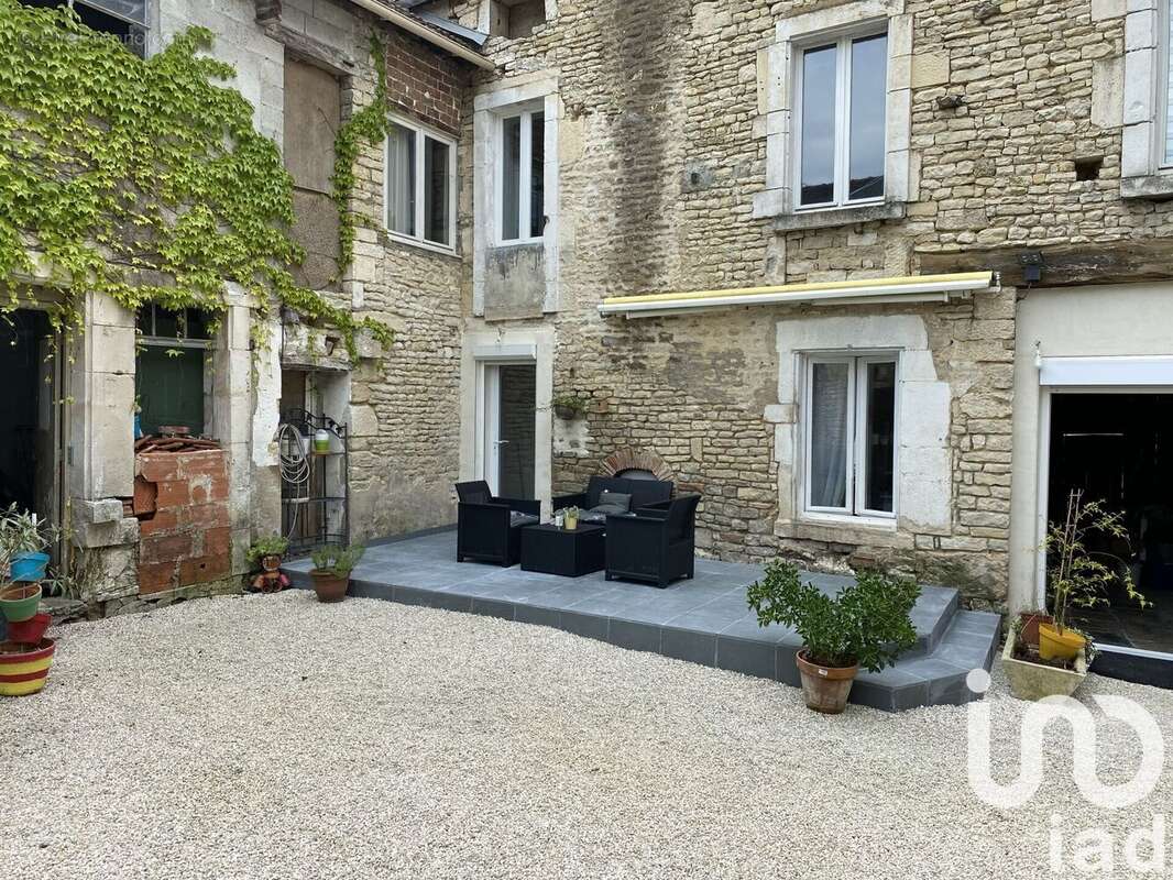 Maison 148 m² à Stigny  - photo 2
