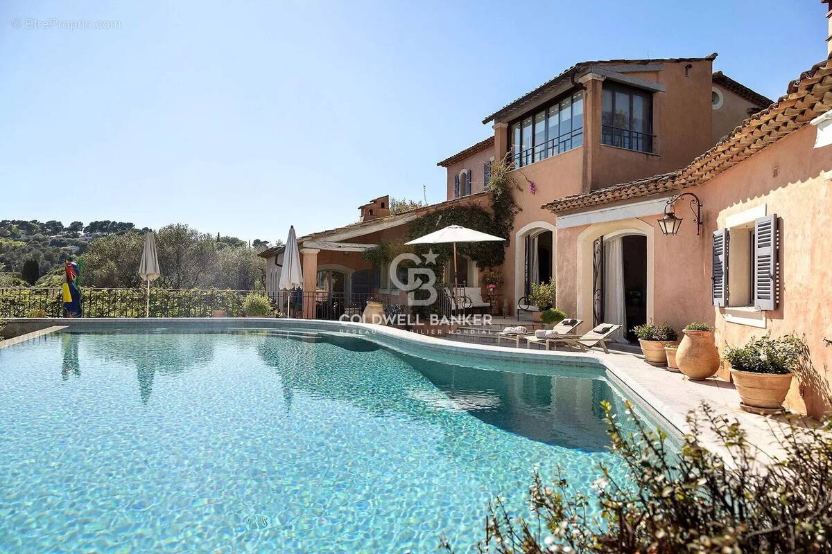 Maison à VALBONNE
