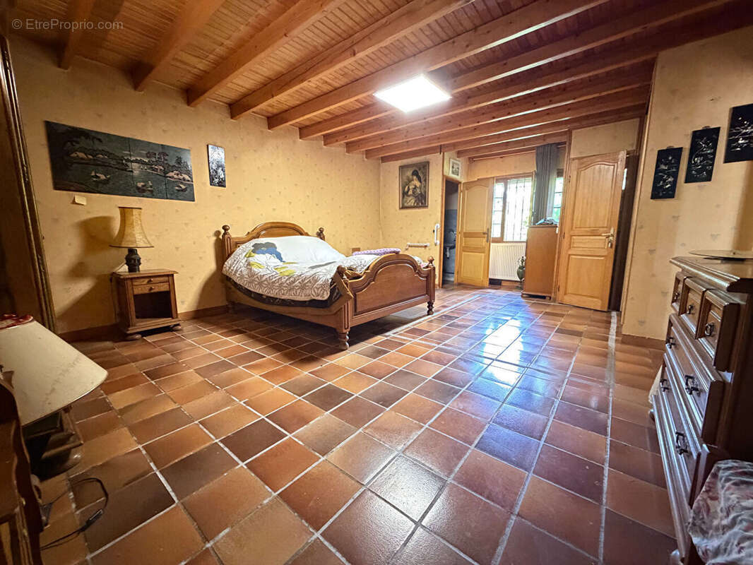 Maison à LINAS