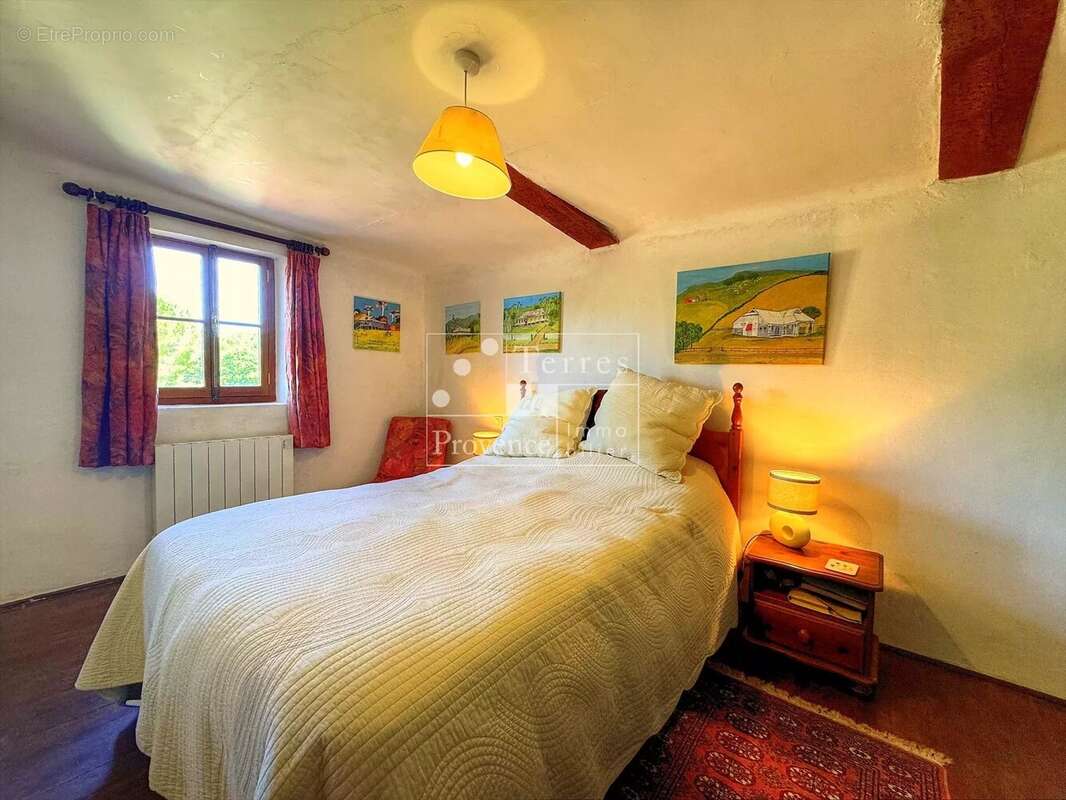 Maison à FOX-AMPHOUX