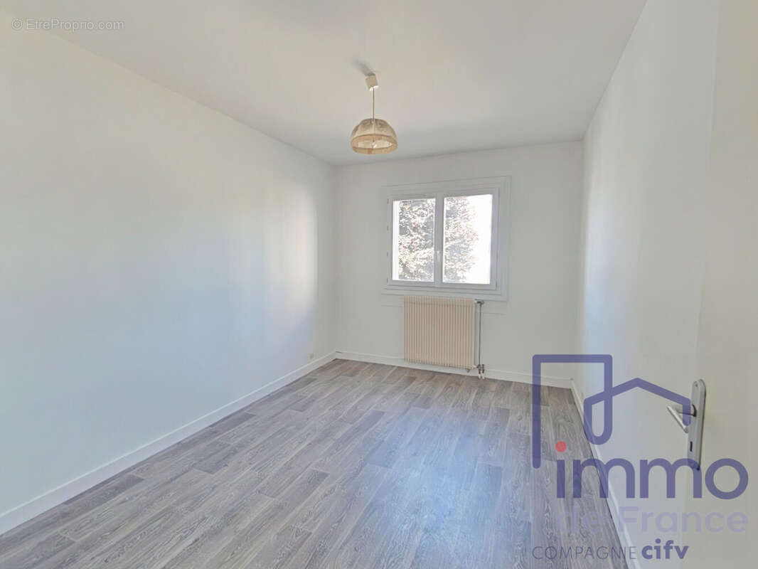 Appartement à BRIVES-CHARENSAC
