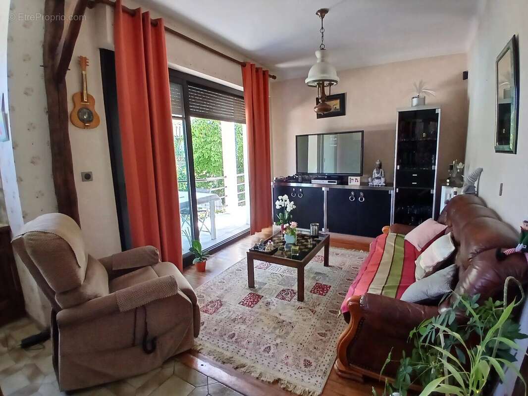 Magnifique maison au coeur de Cognac, avec piscine et garage. - photo 5