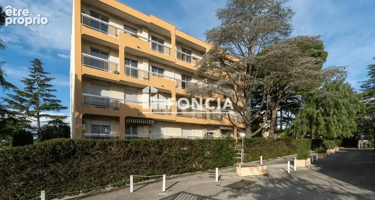 NICE OUEST - Rare : T4 89 m² baigné de lumière - 17 m² de balcons Sud-Ouest - 3ème étage - Box & cave - DPE B - photo 2
